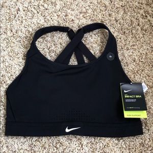 Nike Women’s High Support Impact Bra Size M